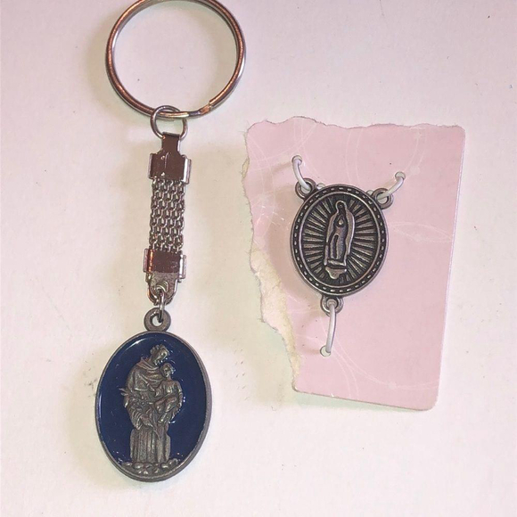 Accessories - St. Anthony Silver Tone Catholic Religious Keychain & Charm